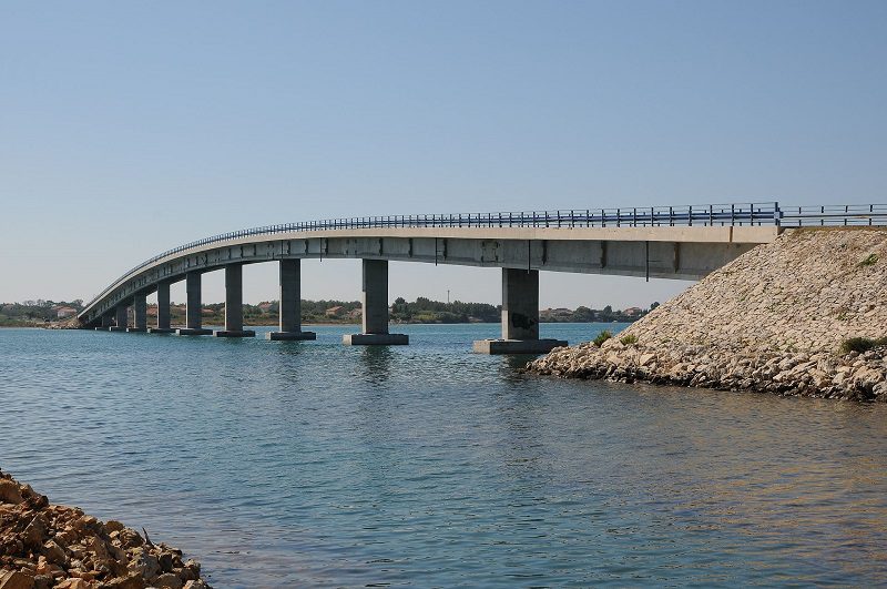 Most na otok Vir