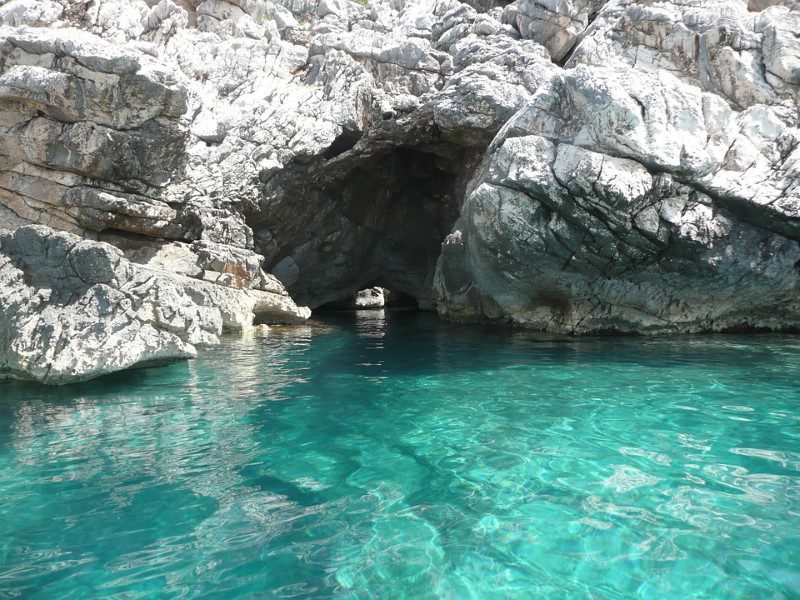 Modra jama, otok Cres